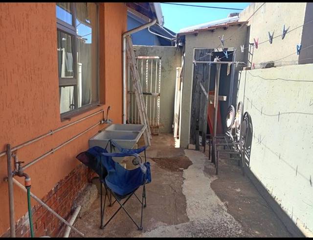 3 BEDROOM HOUSE FOR SALE IN PROTEA NORTH